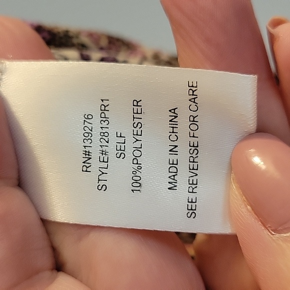 Daniel Rainn Floral V-Neck Women's Top Short Sleeve Small - Picture 4 of 4